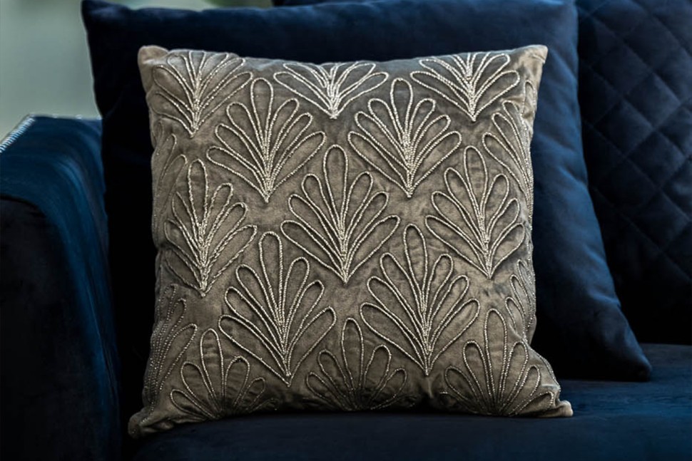 Подушка с вышивкой "Акация" сереб.45*45см (TT-00010981)