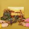 Игрушки фигурки в наборе серии "На ферме", 6 предметов (фермер, слон и слоненок, ограждение-загон, дерево, тележка) (ММ205-034)